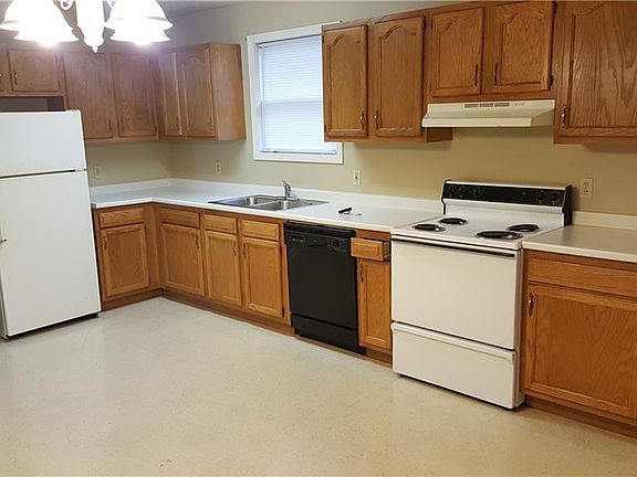 4th image of 724 Luke Dr SW