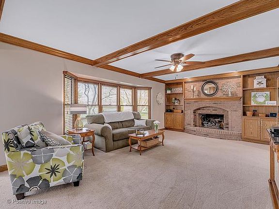 4th image of 299 Woodside Ct