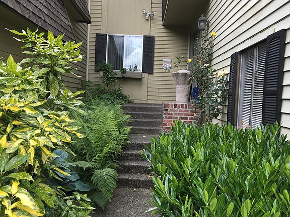 3rd image of 2505 175th Ave NE
