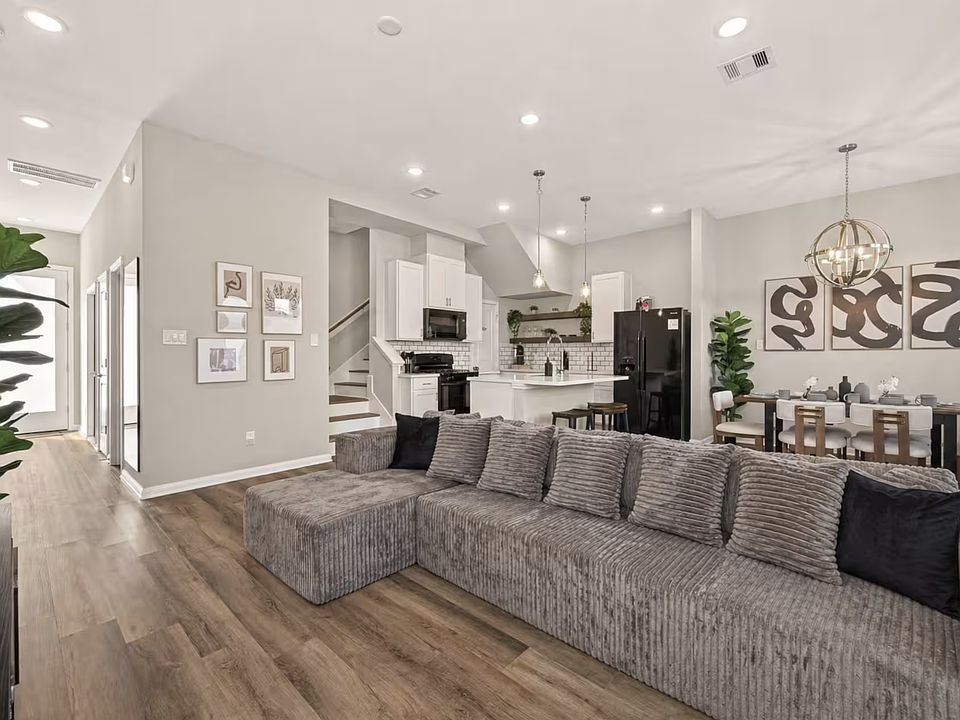 1st image of 9902 Clark Canyon Ln