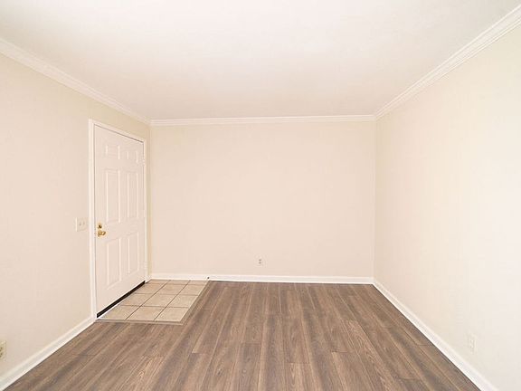 4th image of 21059-21063 Royal Ave #5