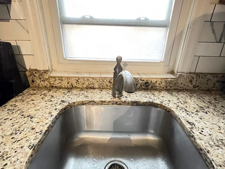 1st image of 35 Beekman Ave #3