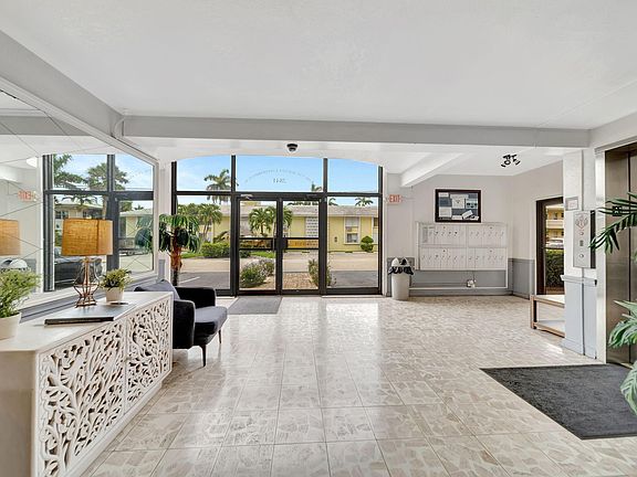 4th image of 2841 NE 33rd Court #305