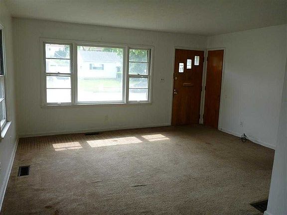 3rd image of 261 N Westview Ave