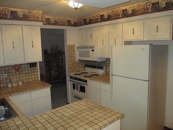 5th image of 16407 Michigan Ave