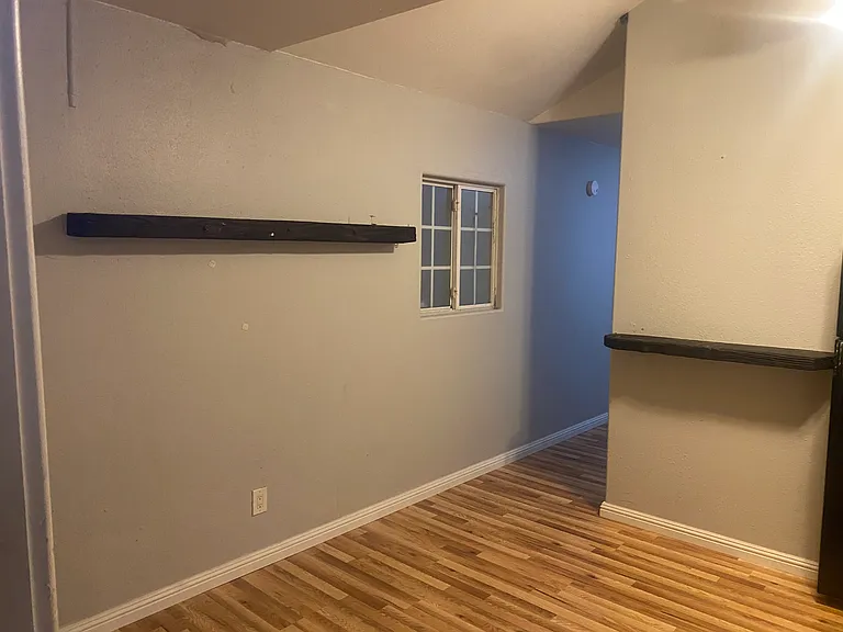 1341 E 4th St E — Photo 2