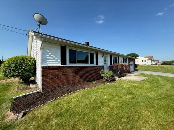 105 Ridgeview Dr, Salix, PA 15952