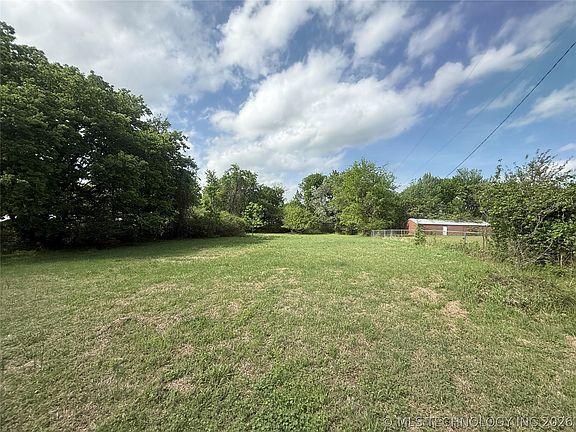 2nd image of 602 Cemetery Rd
