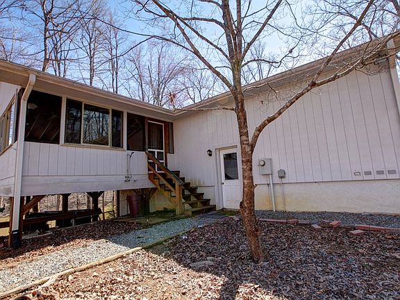 3rd image of 768 Creek View Ln