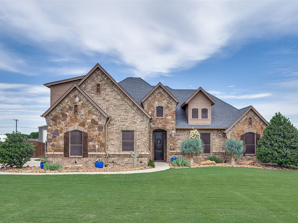 1st image of 119 Cactus Dr