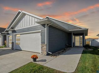 5809 S Whisper Creek Pl, Sioux Falls, SD 57108