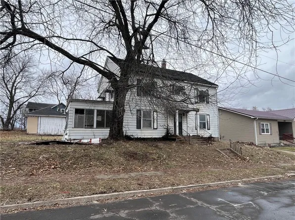 305 E 10th St, Trenton, MO 64683