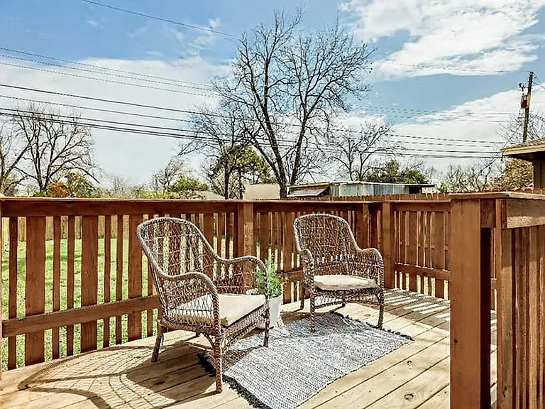 Westminster Dr — Photo 23