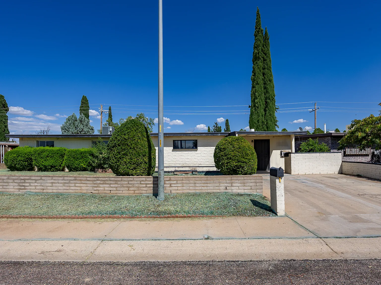4 bed, 1600 sqft, $1,890 — Photo 3