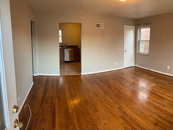 3rd image of 8448 Braddock Dr