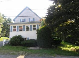 4 Hillside Ave, Woburn, MA 01801