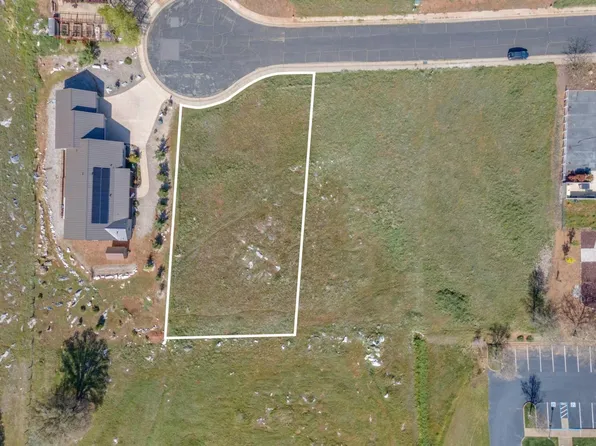 566 Friendly Ct, Murphys, CA 95247