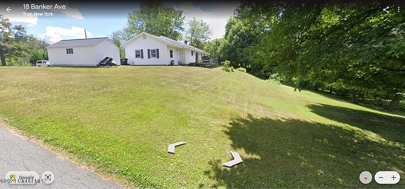 5th image of 43 Bleakley Avenue