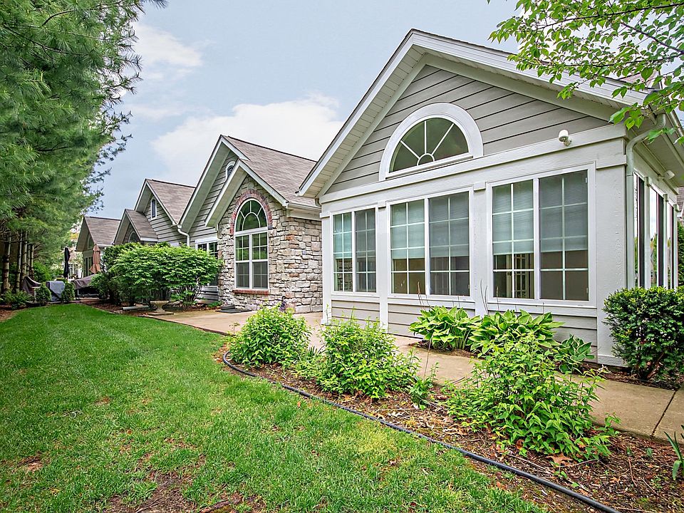 1st image of 2864 Villa Ln