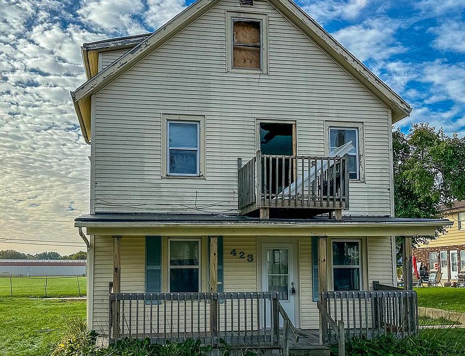 1st image of 423 Marion AVENUE