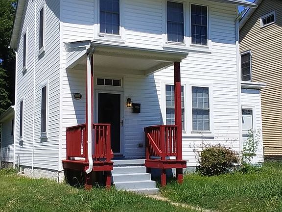 3rd image of 26 E 32nd St