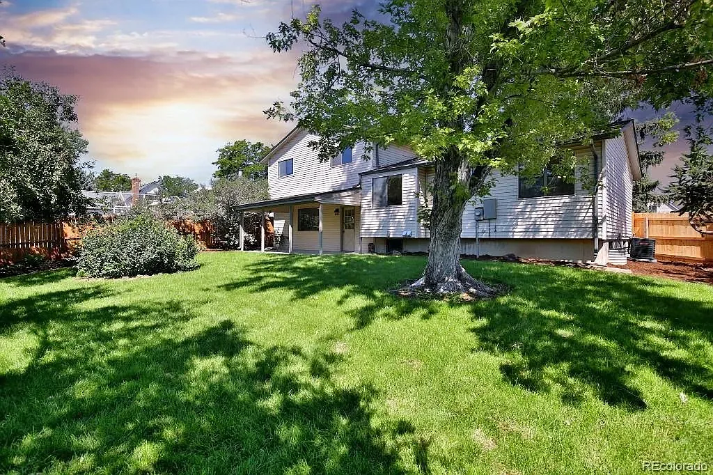 3 bed, 2.5 bath, 2542 sqft, $3,850 — Photo 2