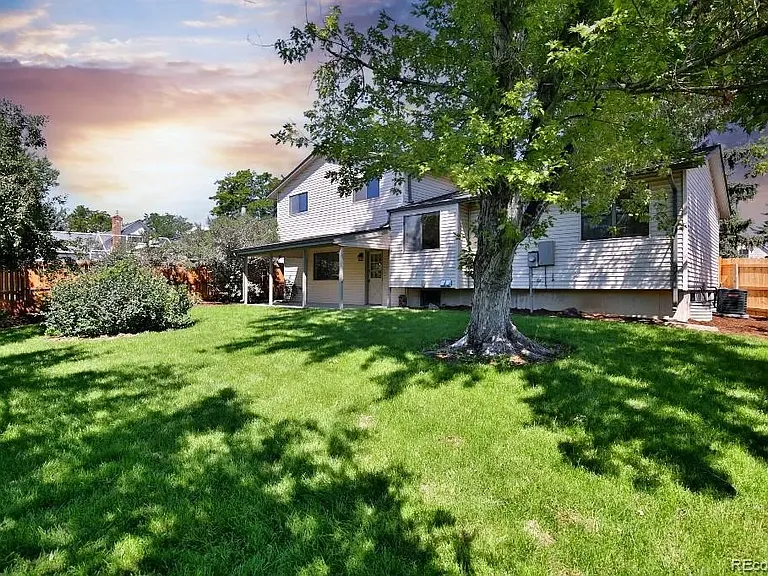 7504 W Quarto Ave — Photo 2