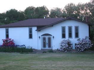 102 Four Seasons Ln, Irwin, PA 15642