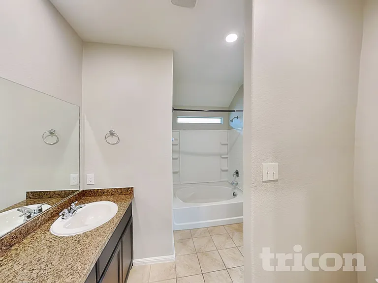 324 Foxhunter St — Photo 9