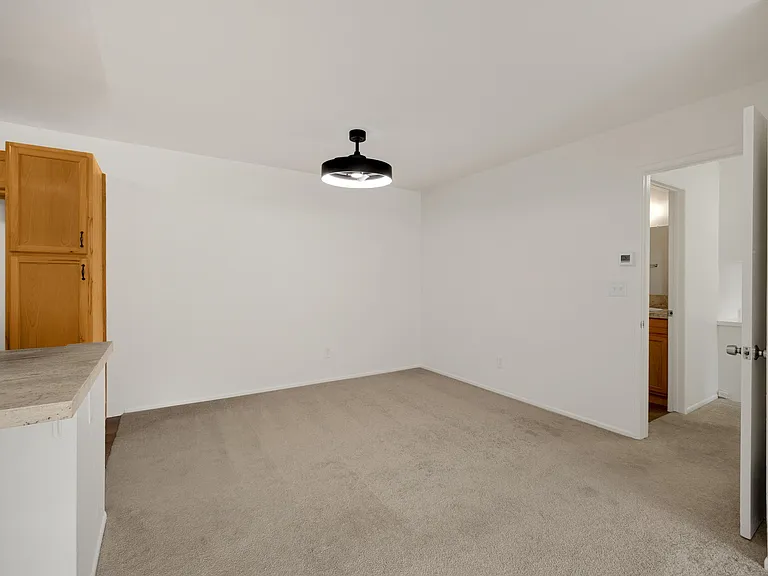 2521 W Sunflower Ave #R8 — Photo 10