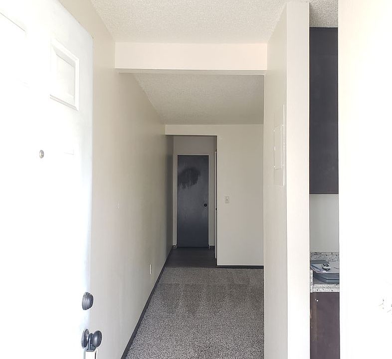 1st image of 355 Johnson Pl NE #14