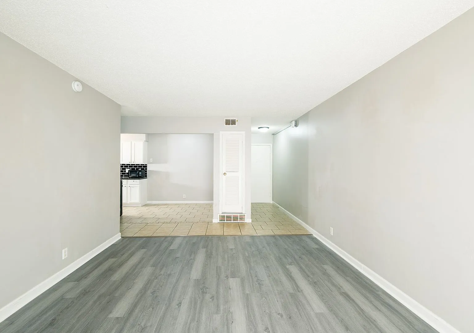 46th Street Apartments — Photo 3