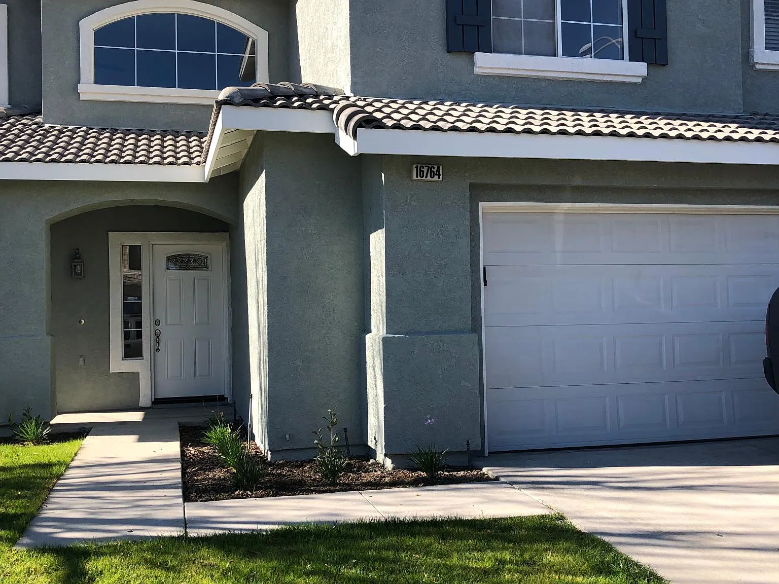 4 bed, 2.5 bath, 1980 sqft, $3,700 — Photo 2