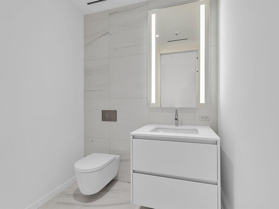 1st image of 300 Biscayne Boulevard Way Unit 1509