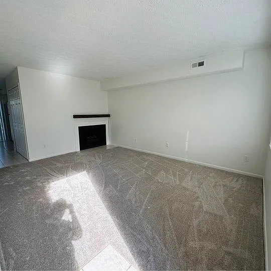 7409 Golden Springs Dr #7409