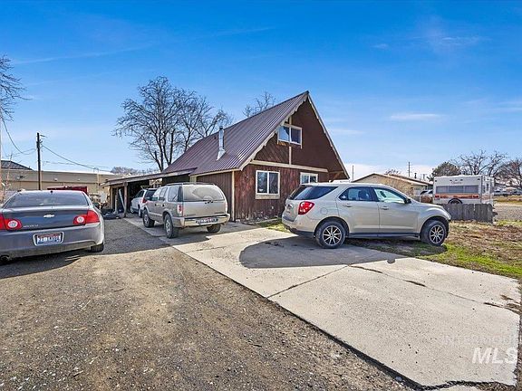 3rd image of 586 Bolton St