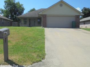 1002 E 10th Ave, Pine Bluff, AR 71601