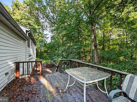 5th image of 476 Big Spring Rd