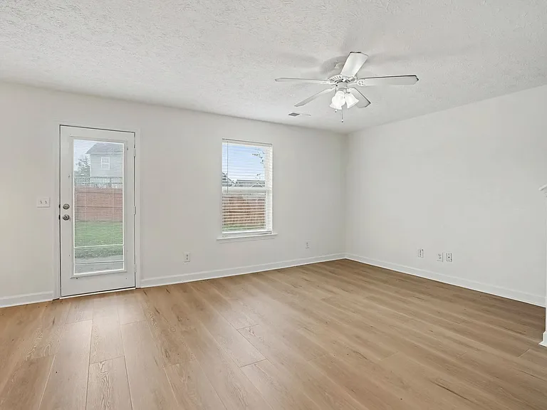 919 Tapoco Ct — Photo 12