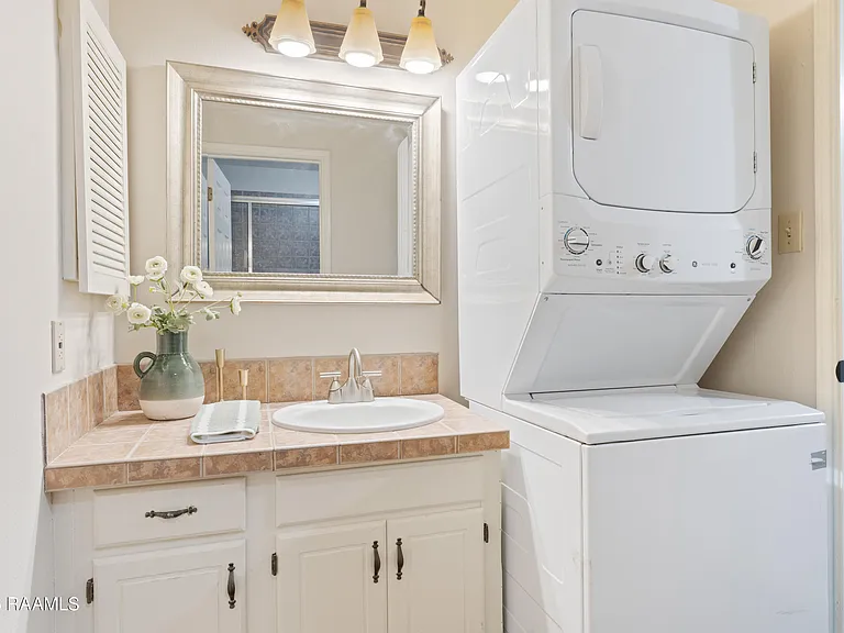 416 Doucet Rd #5F — Photo 18