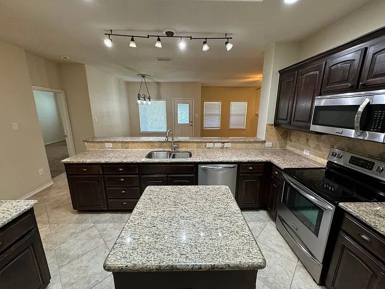3020 Tamarack Ln — Photo 10