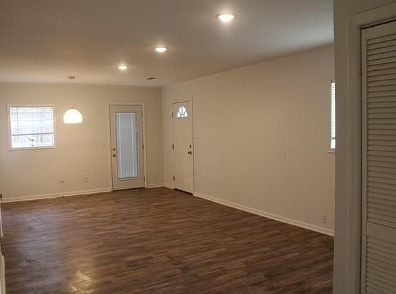 5th image of 1076 Grant Way SE