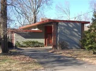 821 S Rogers Ave, Springfield, MO 65804