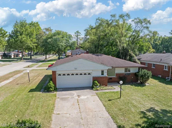 19941 Dorset St, Southfield, MI 48075
