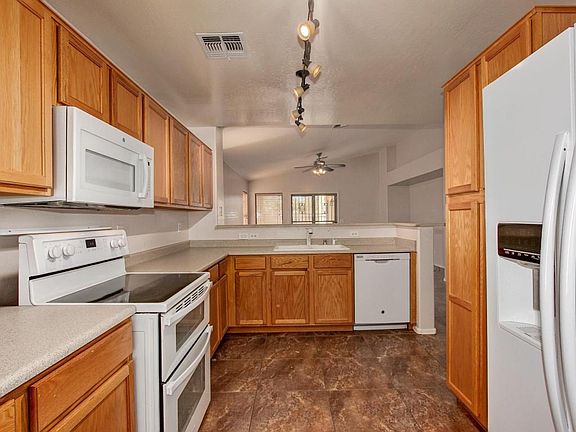 4th image of 8104 N 110th Dr