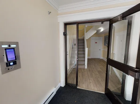 123 Sutherland Rd APT B, Boston, MA 02135