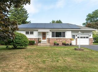 26 Merrydale Dr, Rochester, NY 14624