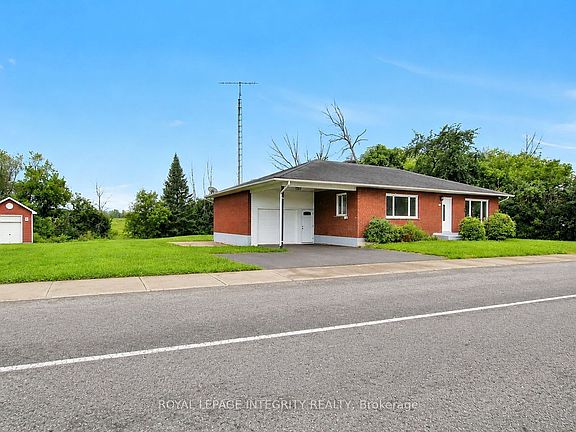 3rd image of 2170 Lajoie St