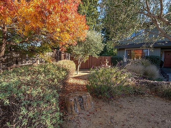 4th image of 825 Melrose Court