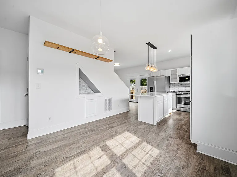 1109 Orange St — Photo 14